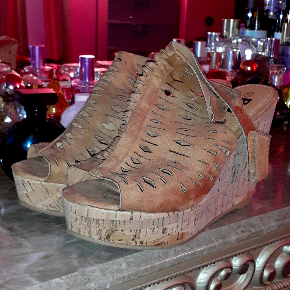 Shoes - Picture 2 of 2